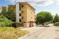 #22395 Locale commerciale al piano sottostrada