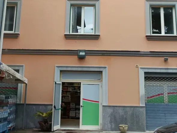 #24009 Locale commerciale a reddito
