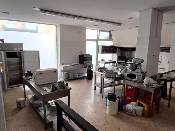 #25353 Locale Commerciale Cat. C/1 176mq con area esterna
