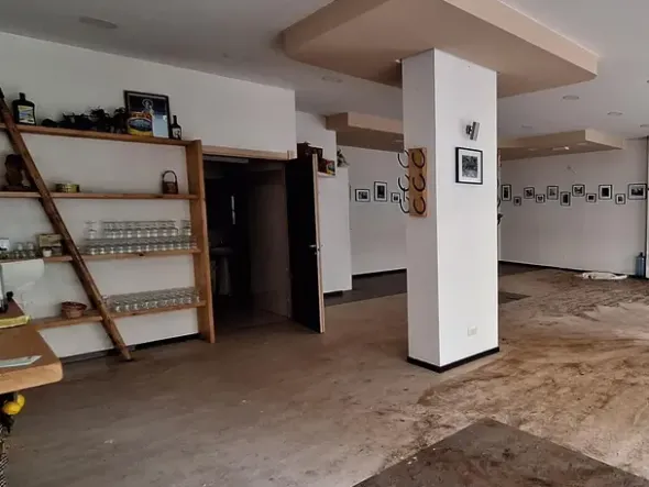 #25353 Locale Commerciale Cat. C/1 176mq con area esterna