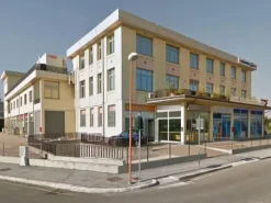 #14712 Locale commerciale con autorimesse