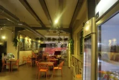 #15249 Locale commerciale con galleria coperta