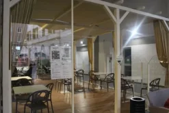 #15249 Locale commerciale con galleria coperta