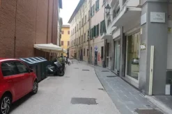 #15249 Locale commerciale con galleria coperta