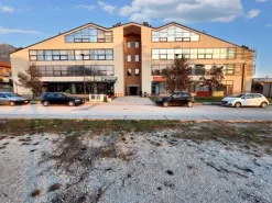 #22982 Locale commerciale con garage (sub 79)