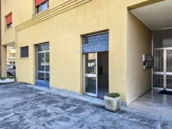 #2536636 Locale commerciale con magazzino