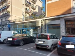 #15119 Locale commerciale con magazzino e uffici