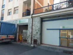 #15119 Locale commerciale con magazzino e uffici