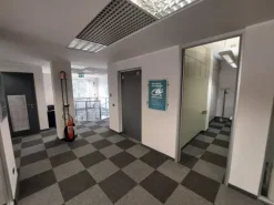 #25196 Locale commerciale con uffici su due livelli in zona semicentrale
