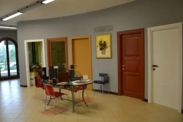 #2639972 Locale commerciale di due piani