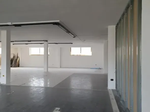 #14139 Locale commerciale di 2.800 mq