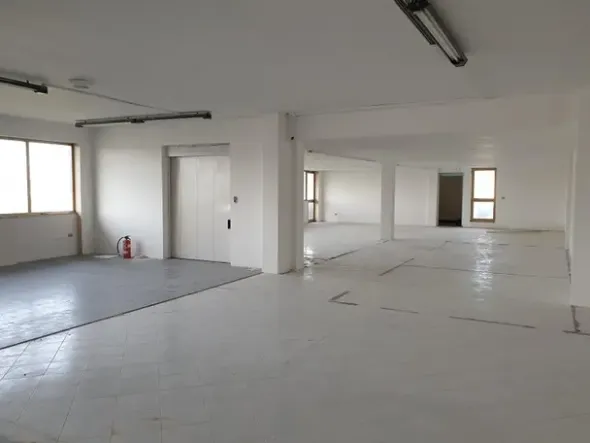 #14139 Locale commerciale di 2.800 mq