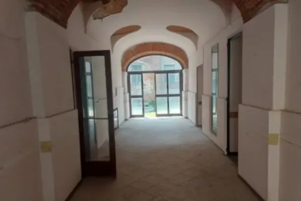 #2536282 Locale commerciale ex ristorante con area esterna privata