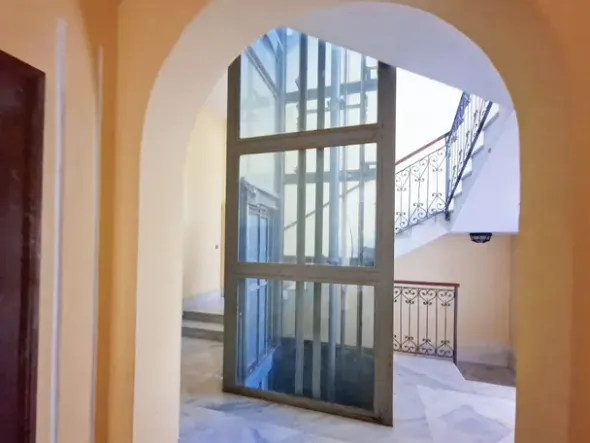 #20830 Locale commerciale fronte mare (sub 114)