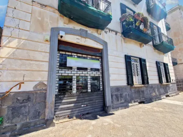 #20830 Locale commerciale fronte mare (sub 114)