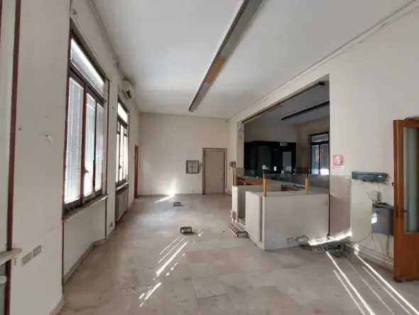 #2528007 Locale commerciale in Vendita _ ZEME