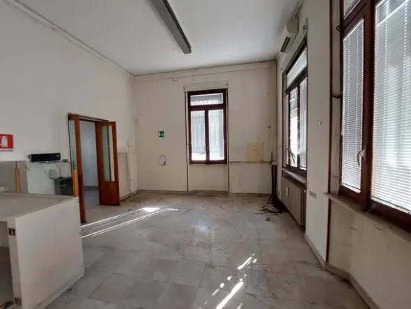 #2528007 Locale commerciale in Vendita _ ZEME