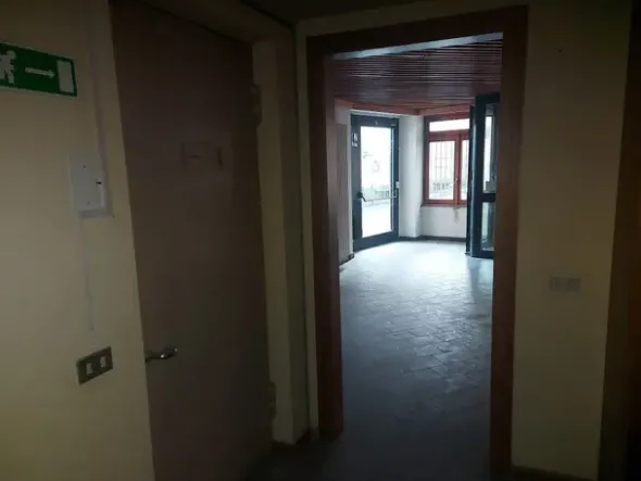 #2528006 Locale commerciale in Vendita _ SOSTEGNO