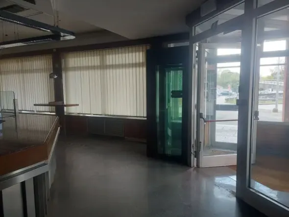 #2528000 Locale commerciale in Vendita _ CASTELLETTO SOPRA TICINO