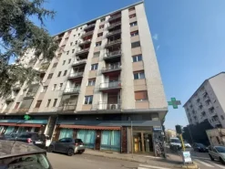 #25899 Locale commerciale in zona semicentrale