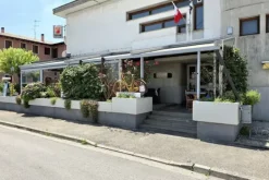 #23880 Locale commerciale su più piani