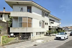 #23880 Locale commerciale su più piani