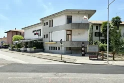 #23880 Locale commerciale su più piani