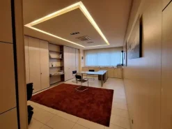 #23917 Locale direzionale A REDDITO