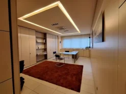 #23917 Locale direzionale A REDDITO