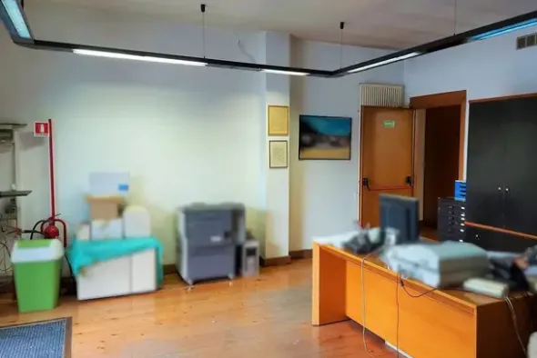 #19112 Locale direzionale con parcheggio esclusivo
