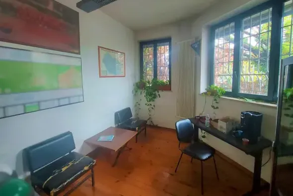 #19112 Locale direzionale con parcheggio esclusivo