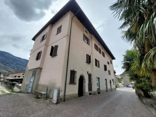 #25935 Locale ex istituto di credito in palazzo storico