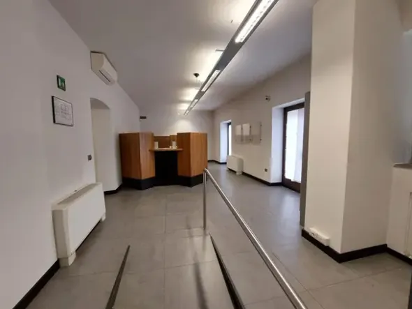 #25935 Locale ex istituto di credito in palazzo storico