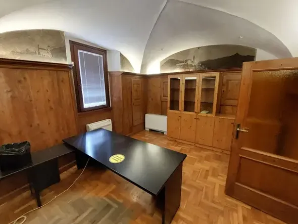 #25935 Locale ex istituto di credito in palazzo storico