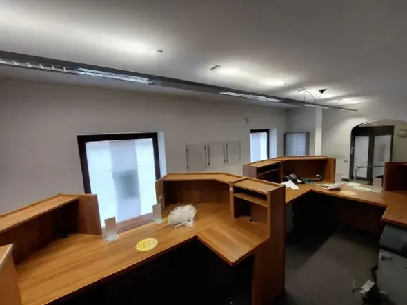 #25935 Locale ex istituto di credito in palazzo storico