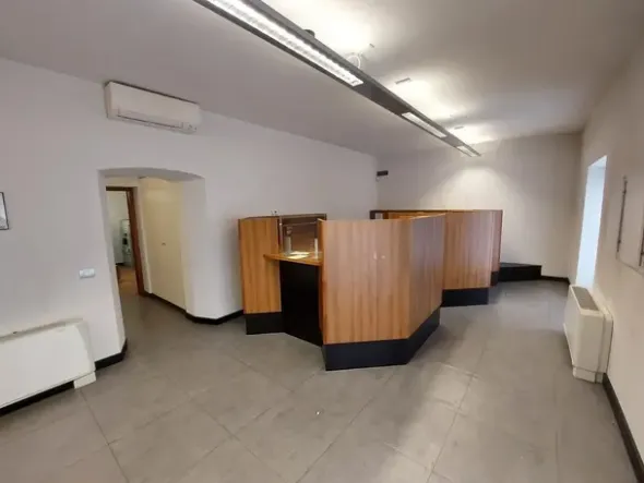 #25935 Locale ex istituto di credito in palazzo storico