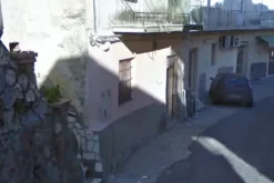 #3283 Locale magazzino in quartiere residenziale