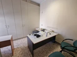 #2519012 Locale uffici disposto su due piani
