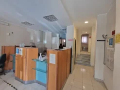 #2519012 Locale uffici disposto su due piani
