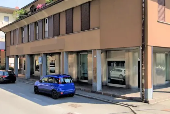 #19654 Locali adibiti ad istituto di credito