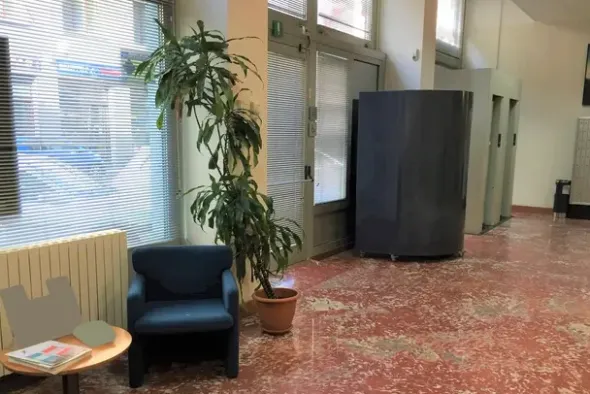#19678 Locali adibiti ad istituto di credito