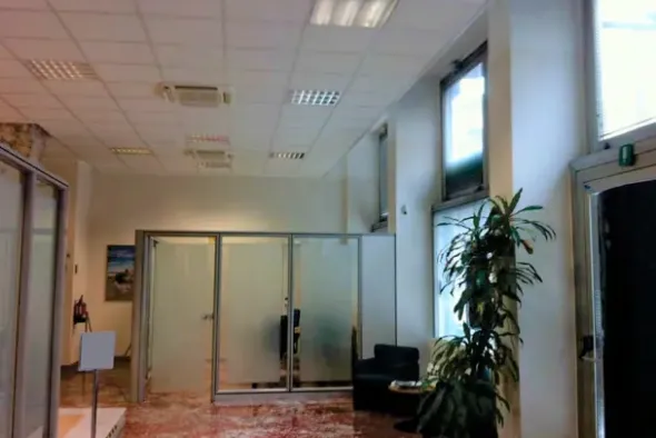 #19678 Locali adibiti ad istituto di credito