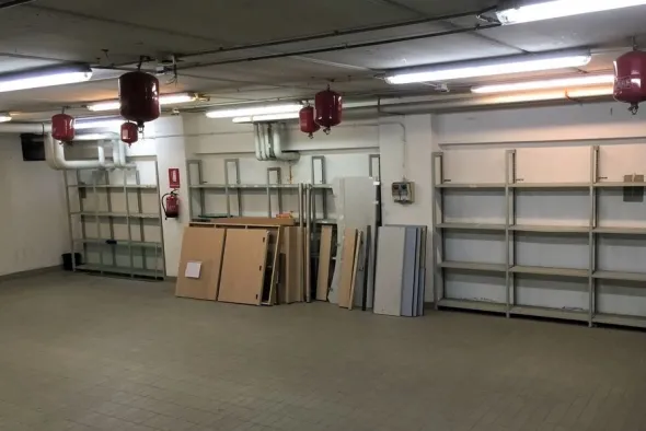 #19685 Locali adibiti ad istituto di credito