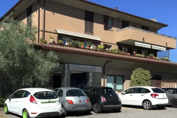 #19668 Locali adibiti ad istituto di credito