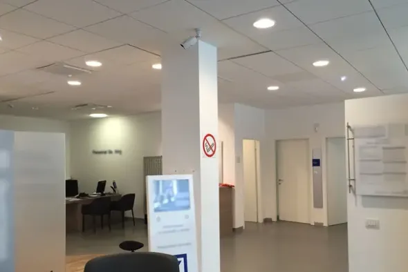 #19645 Locali adibiti ad istituto di credito