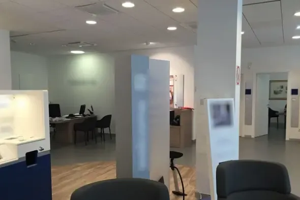 #19645 Locali adibiti ad istituto di credito