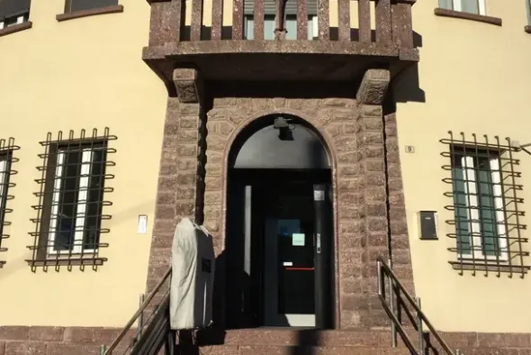 #19660 Locali adibiti ad istituto di credito