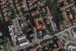 #20145 Locali commerciali in complesso condominiale