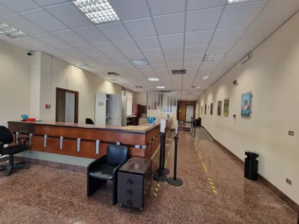 #2519011 Locali ex istituto di credito disposto su 3 piani