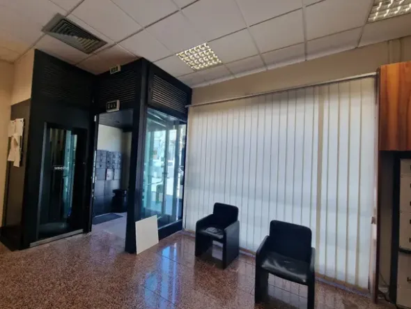 #2519011 Locali ex istituto di credito disposto su 3 piani